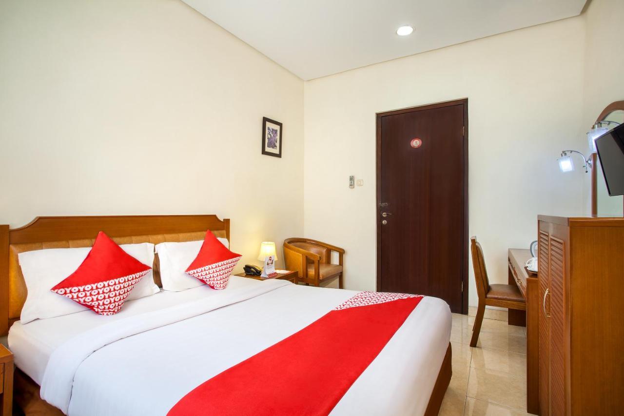 Oyo 108 Hotel Surya Jakarta Exterior foto