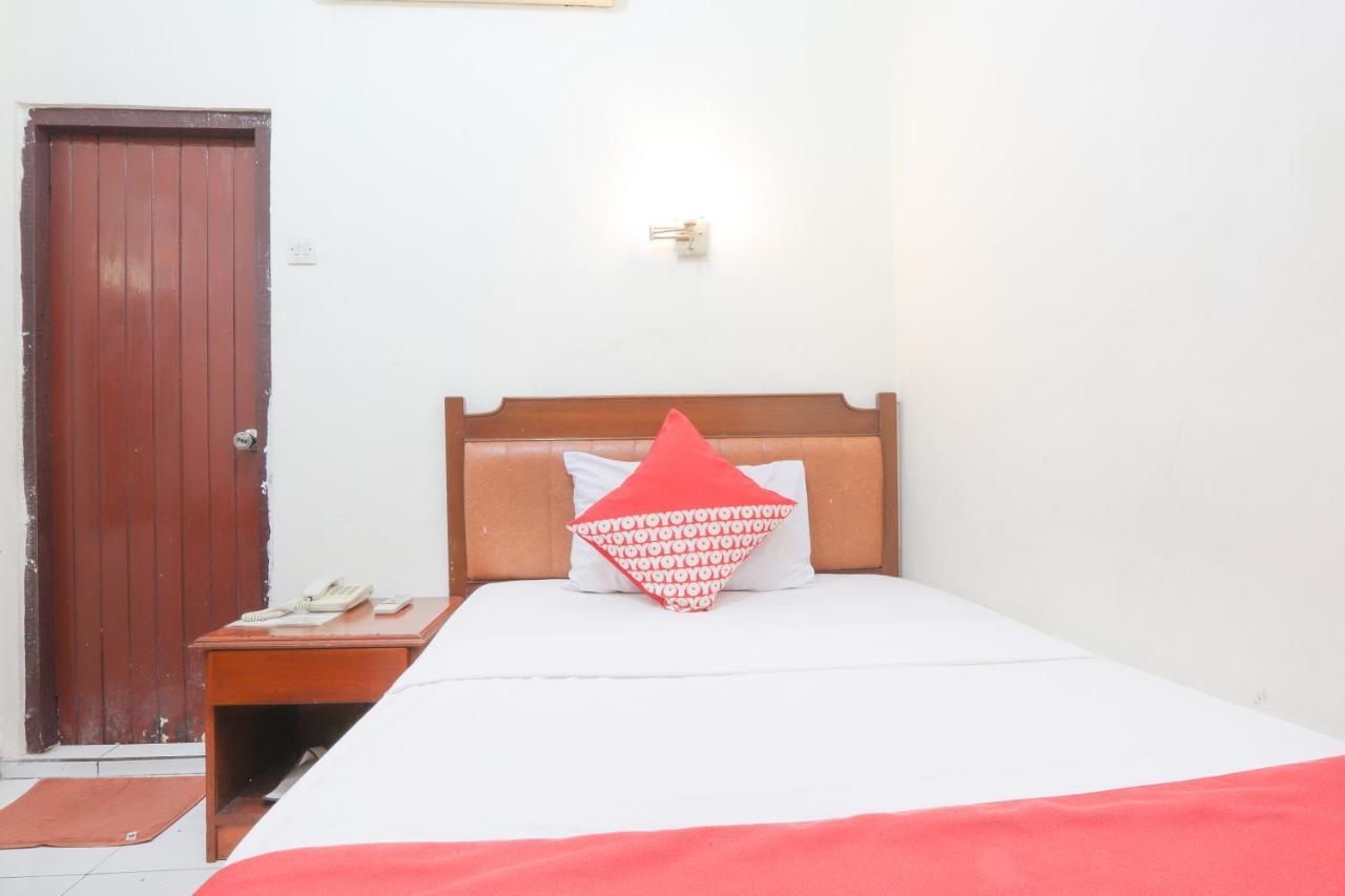 Oyo 108 Hotel Surya Jakarta Exterior foto