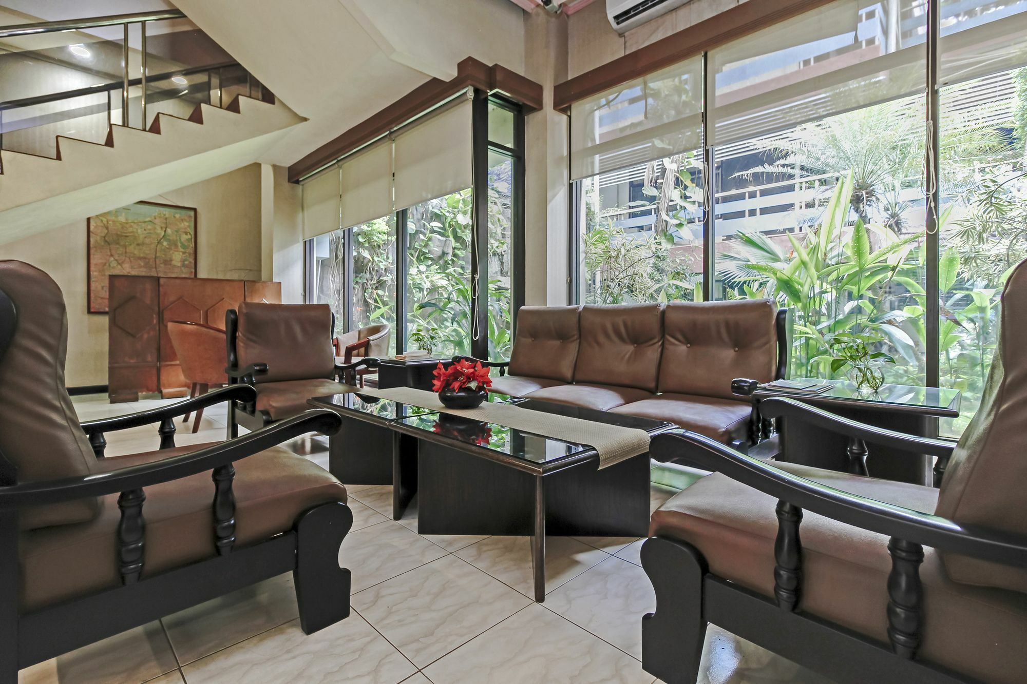 Oyo 108 Hotel Surya Jakarta Exterior foto